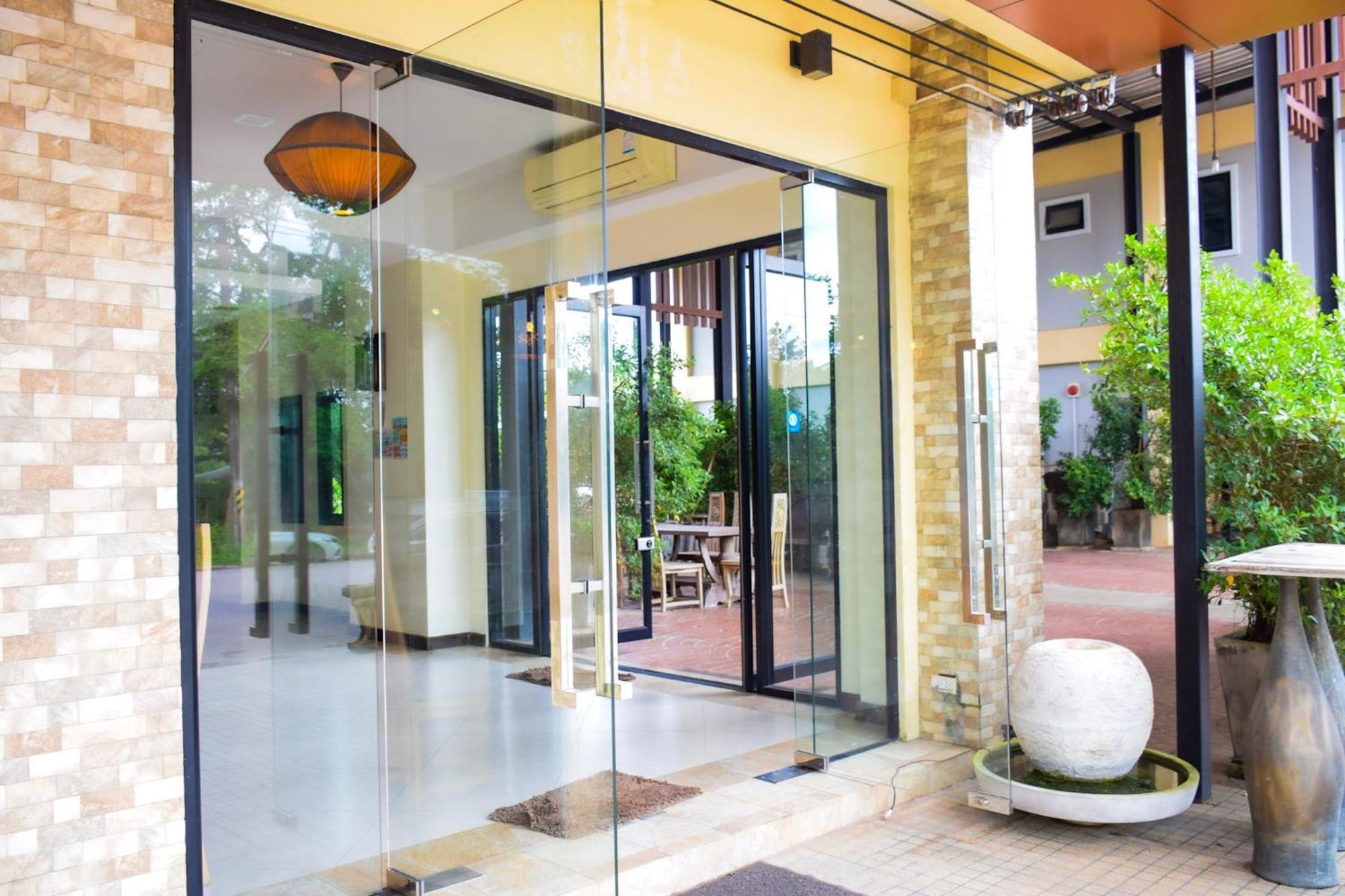 Chivapuri Trat Hotel Exterior photo